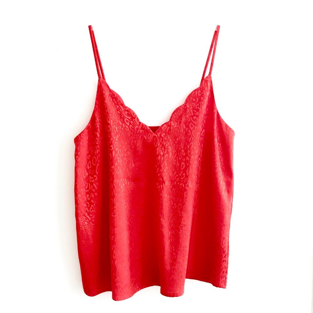✧ Scallop neckline camisole